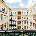 Regi Highrise Oasis Apartment