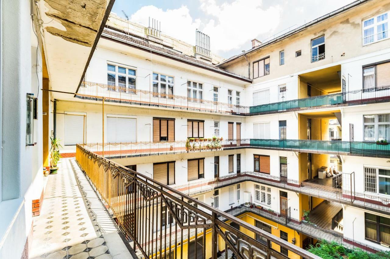 Regi Highrise Oasis * Budapest